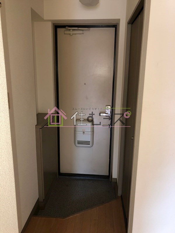 クローバーハイム 玄関