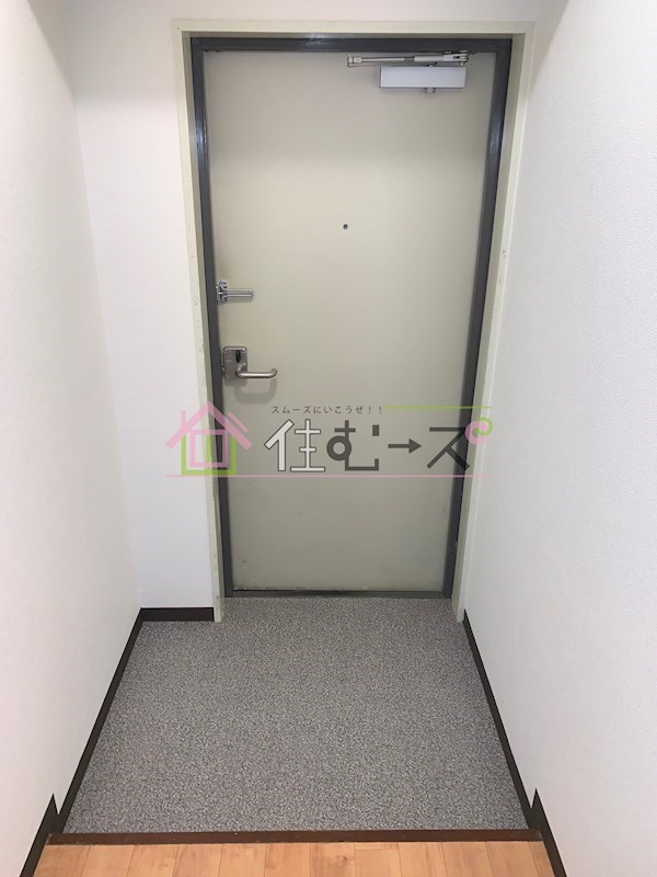 朋来ビル 玄関