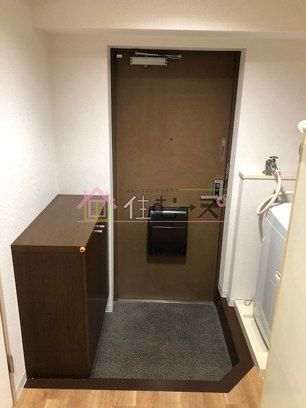 メゾン南江口 玄関