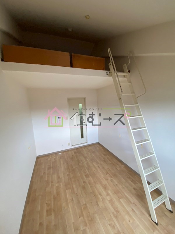 ロイヤルハイツ西淡路PartⅡ リビング