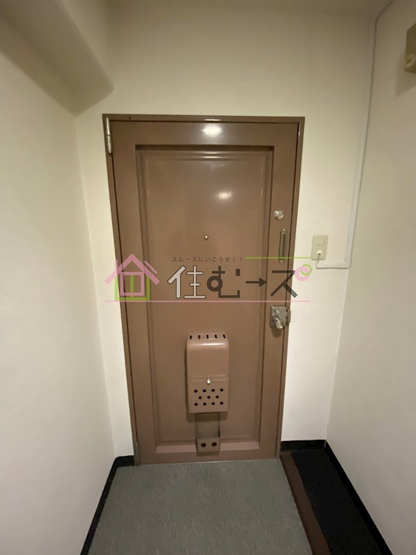 フルーレ新大阪ビル 玄関