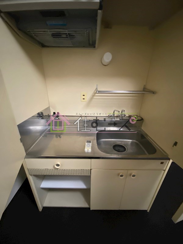 フルーレ新大阪ビル キッチン