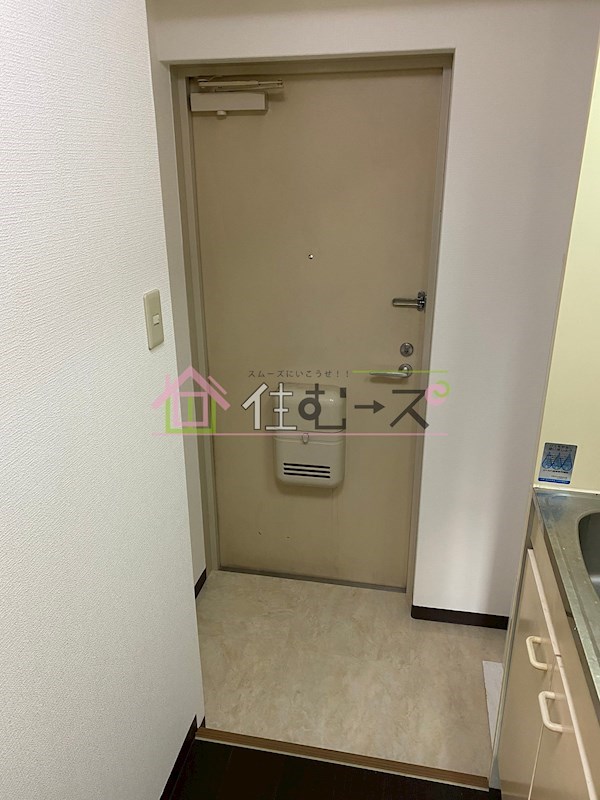 アルカン弐番館 玄関