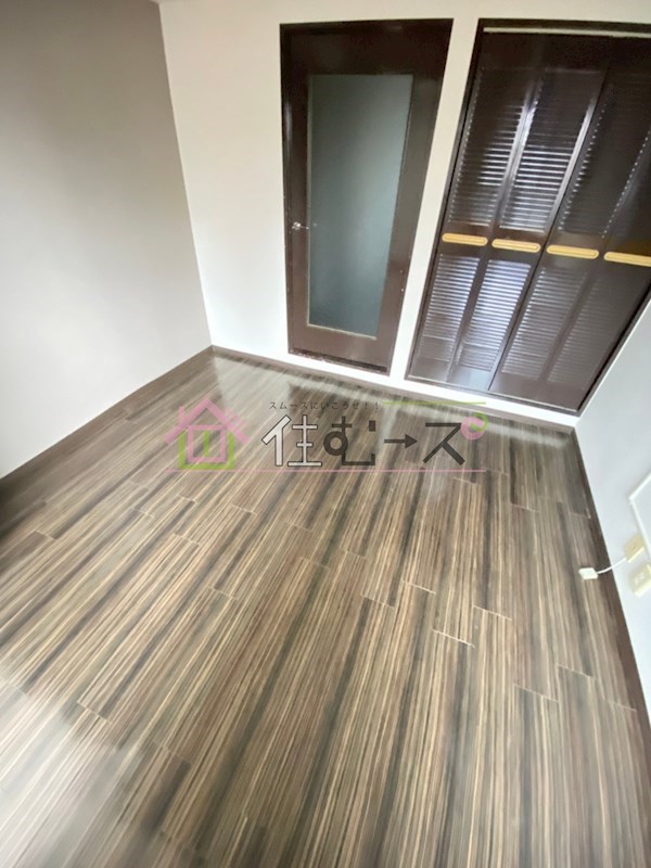 ノアーズアーク桃谷駅前 ベッドルーム