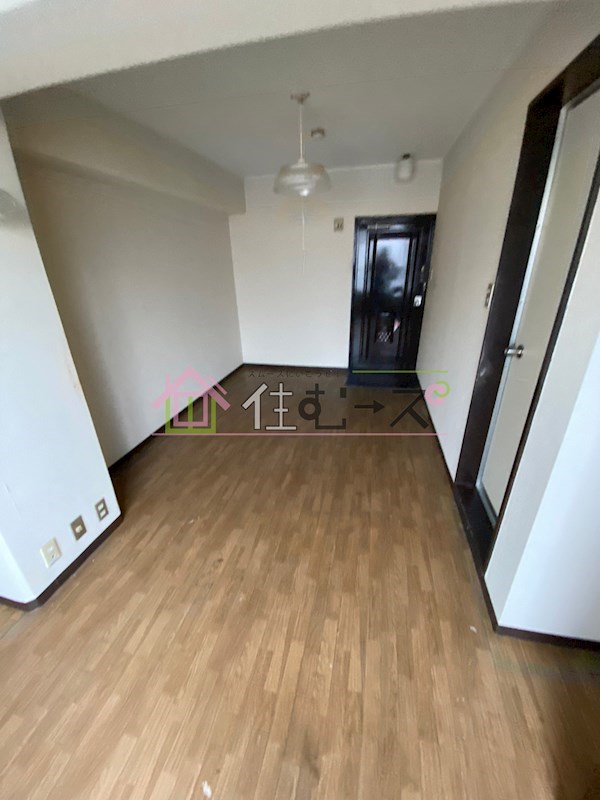 フォレストゲート岸里東 リビング