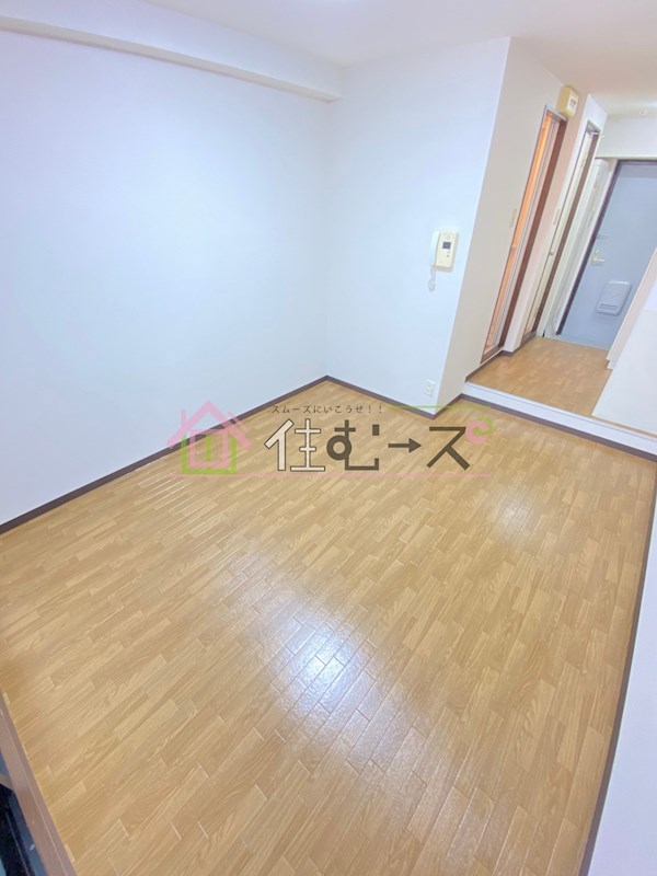 ドミール堺筋本町 リビング