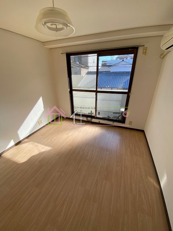 サンハイツ中宮 ベッドルーム