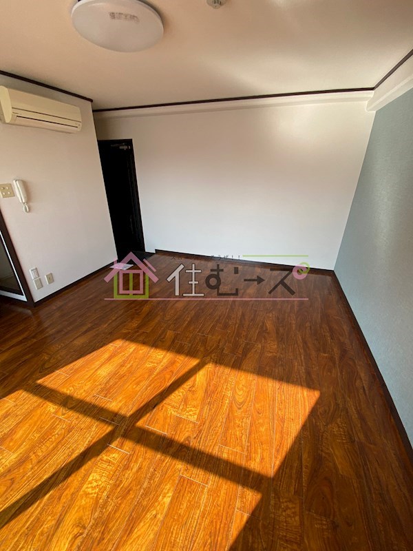 ノアーズアーク長堀通 リビング