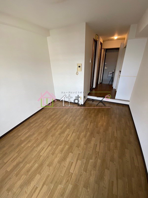 ドミール堺筋本町 リビング