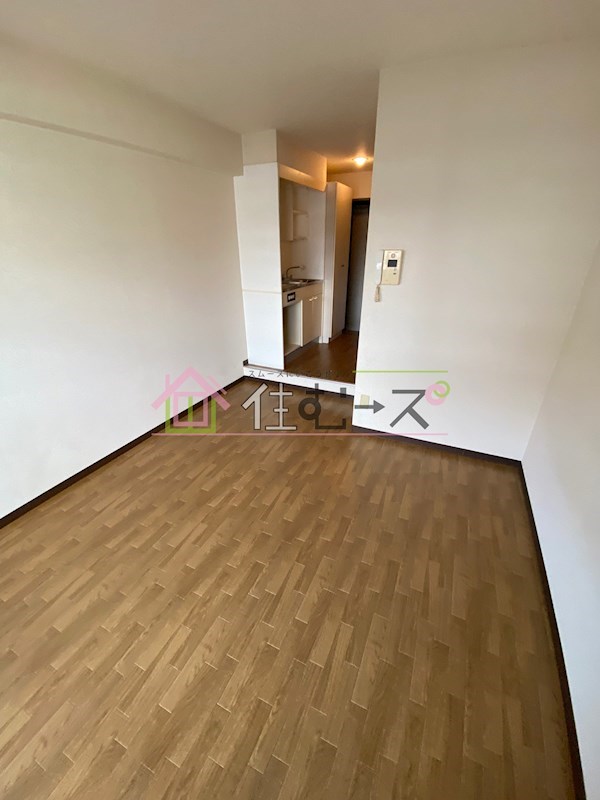 ドミール堺筋本町 リビング