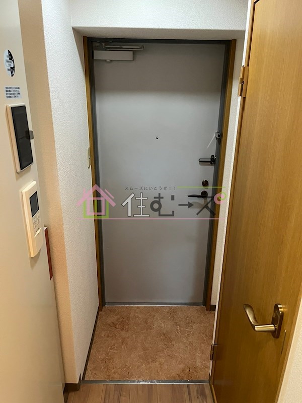 プレミアム本町 玄関