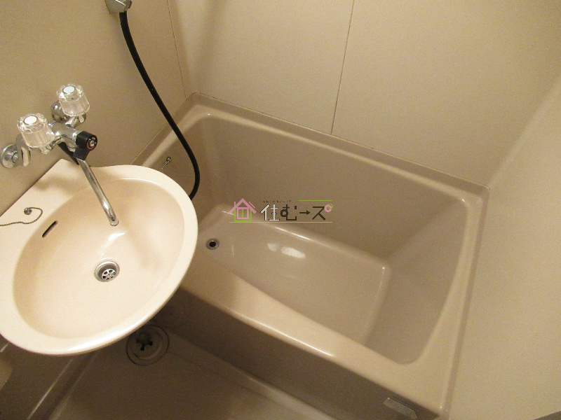 大宝　大手前ロイヤルハイツ  風呂画像