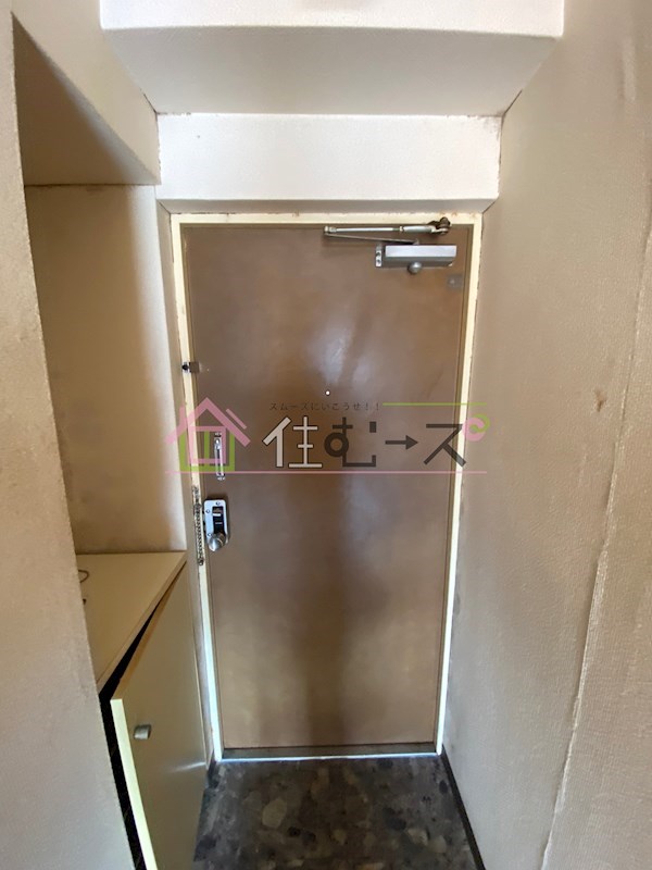 ライブ今里 玄関