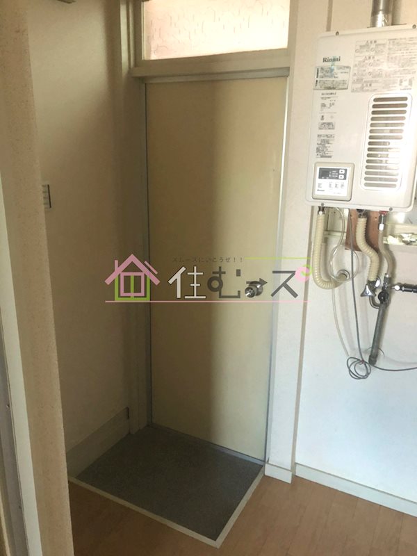 ナニワビル 玄関