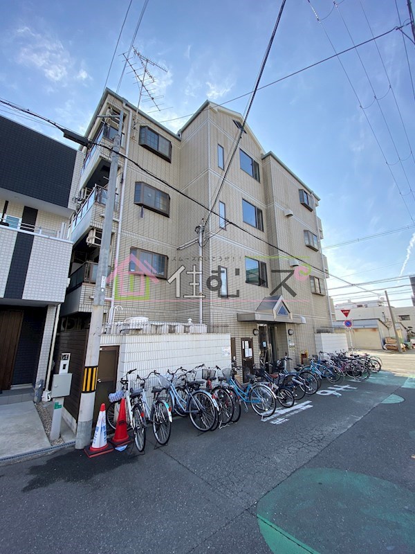 アリーナツムラ 外観