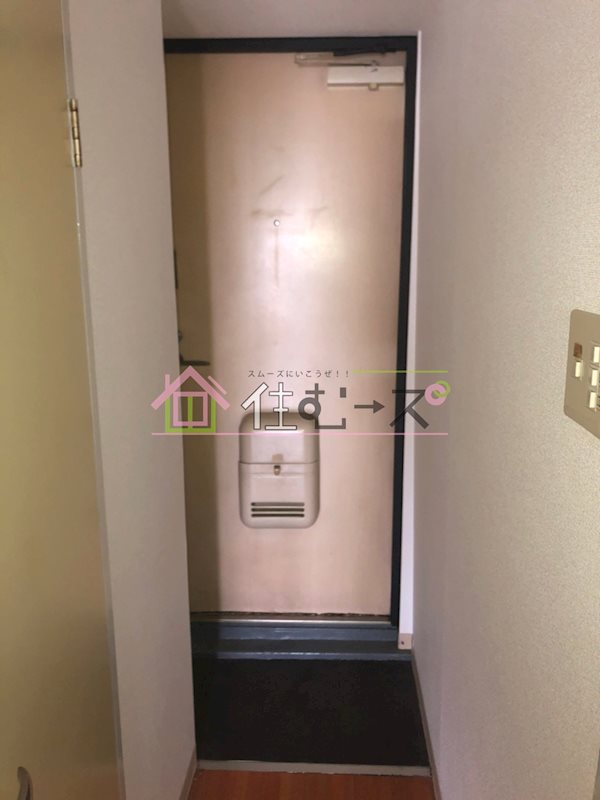 コレクション西田辺 玄関