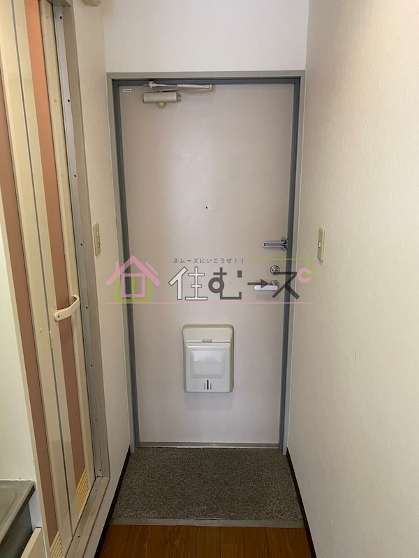 レジデンス堀江 玄関