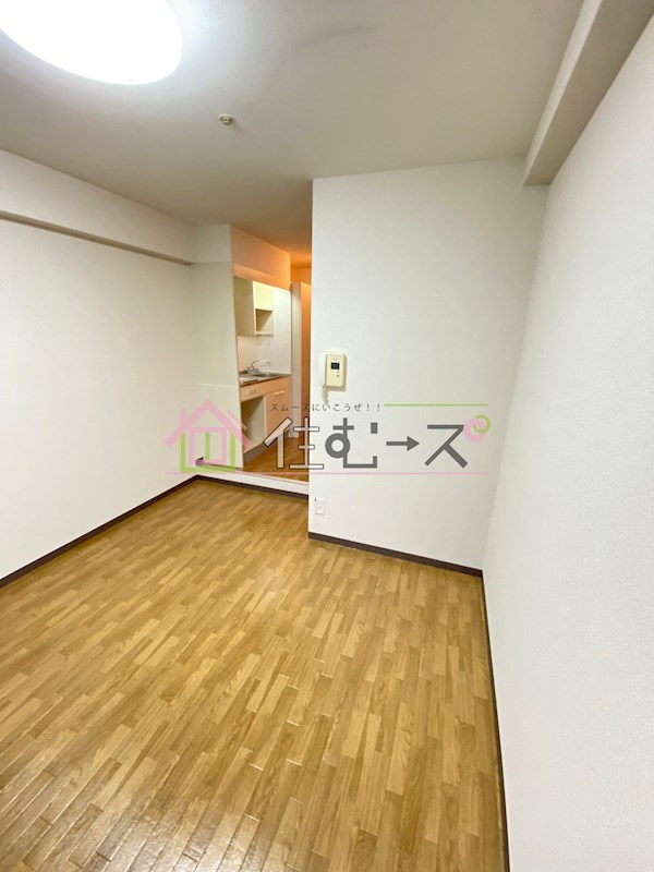ドミール堺筋本町 リビング