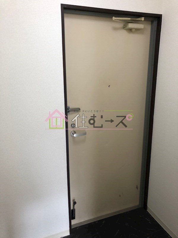 レーヴ千林 玄関