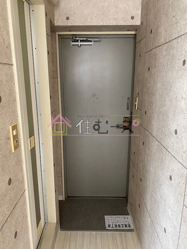 グリシーヌ弁天町 玄関