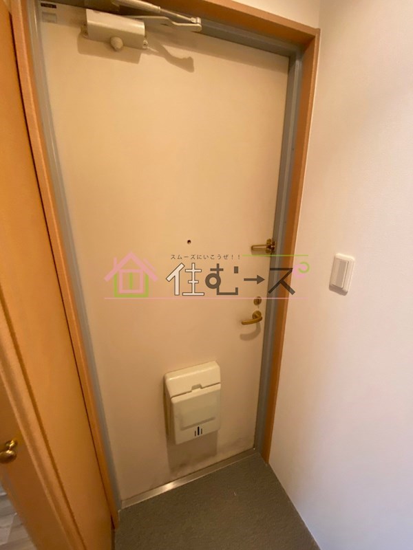 アヴェニール寺田町 玄関