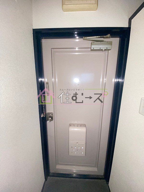 新大阪ハイツ 玄関