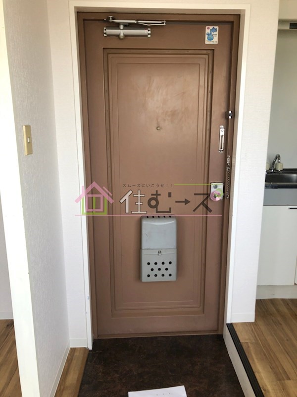 ワイツービル 玄関