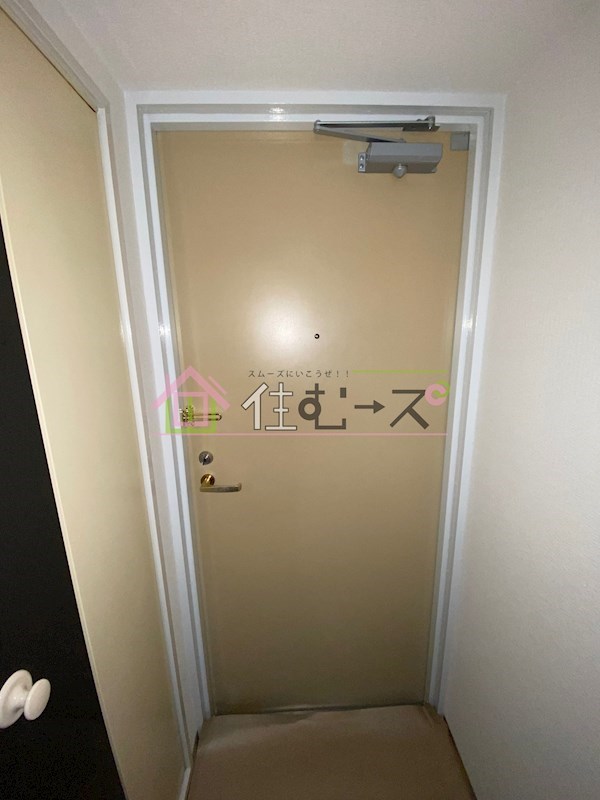 オフィスポート本町WEST 玄関