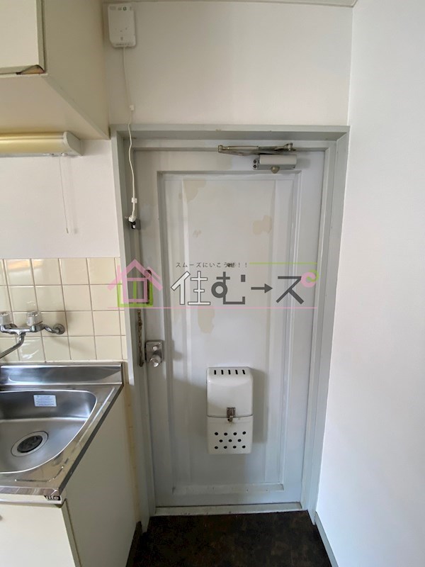 キングスアベニュー流町B棟 玄関
