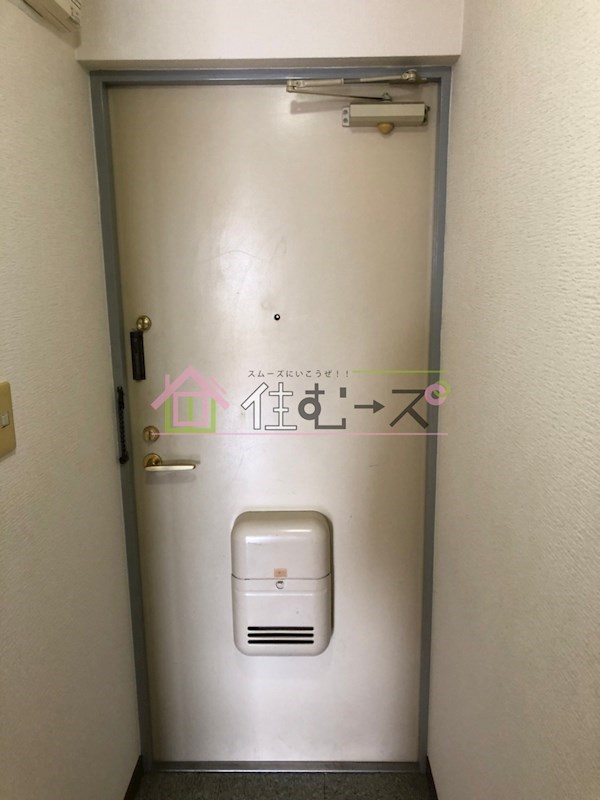 ビルシャナ長居 玄関