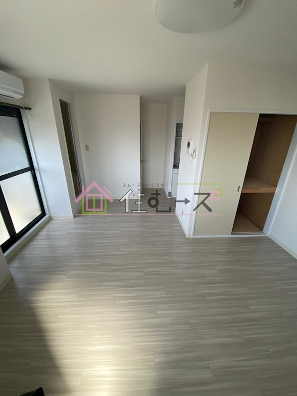 新森ロータリーマンション リビング