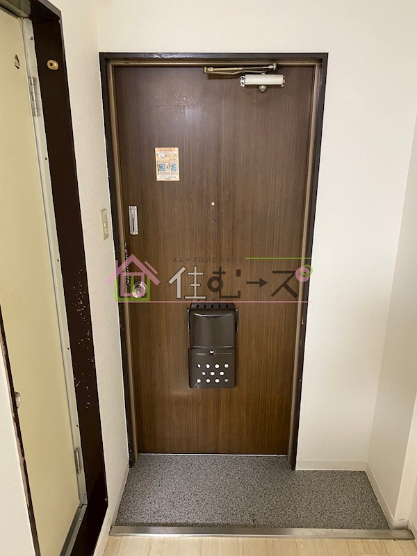 シャトーNT 玄関