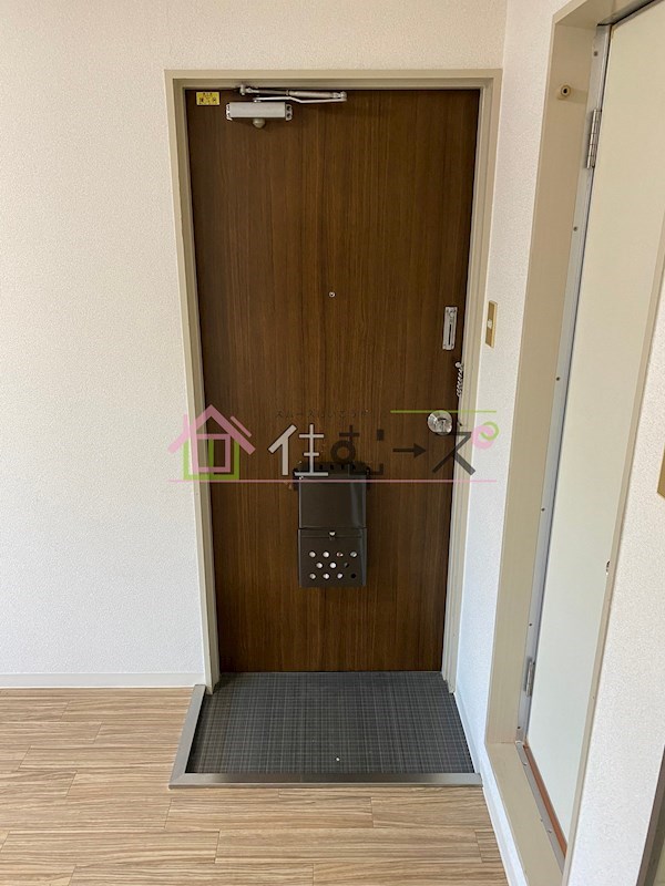 シャトーNT 玄関