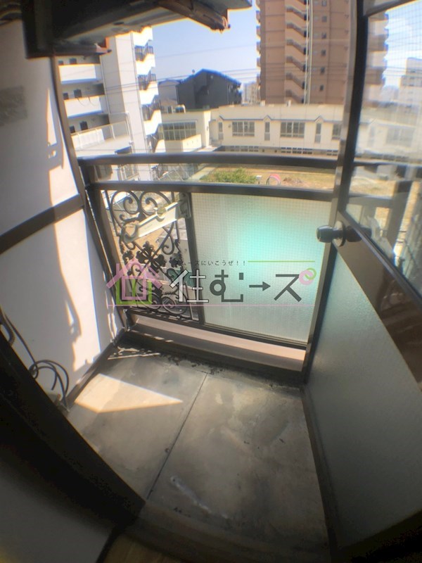 ティーホームズ新大阪 ベランダ