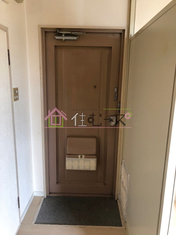 ウィン長居西 玄関