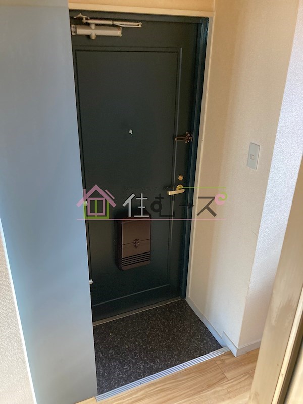 シャトレーヌ北島 玄関