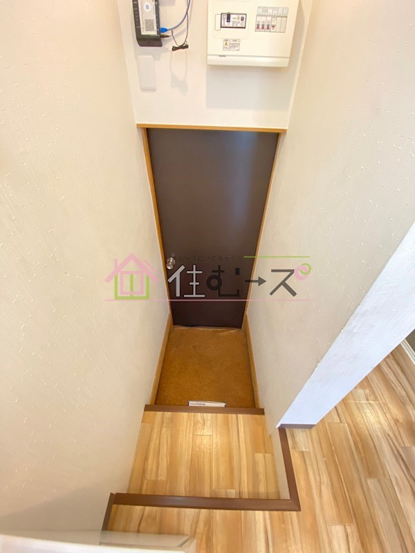 ノワール中島 玄関