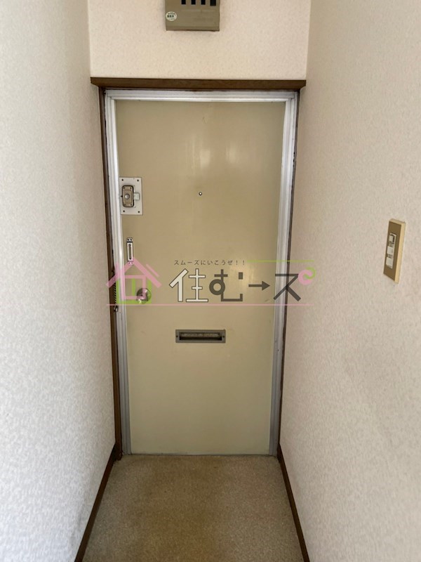 千船ハイツ 玄関