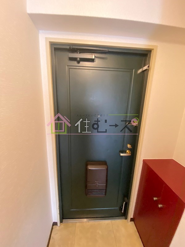 十三ホワイティ 玄関