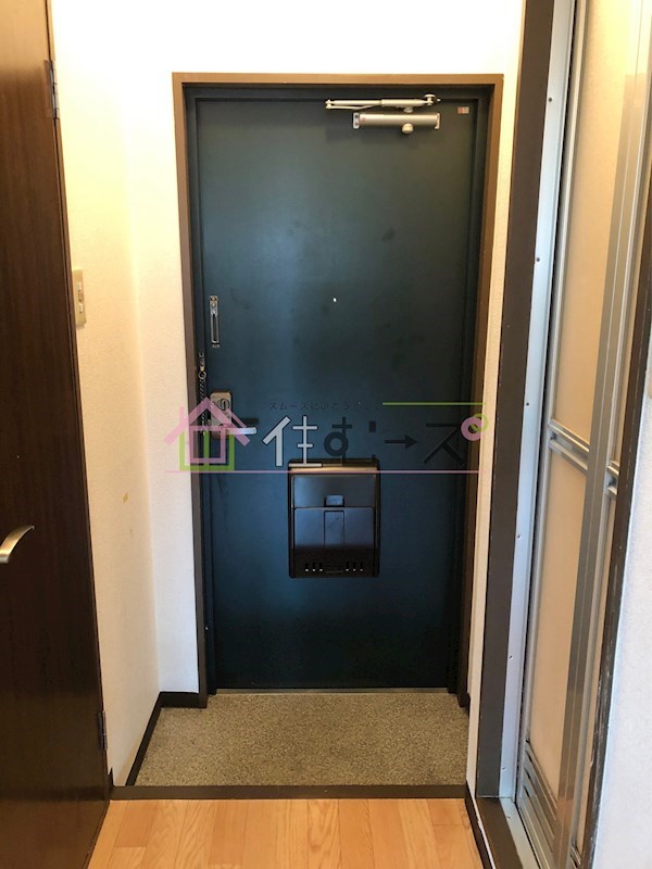 ベルエトワールK 玄関