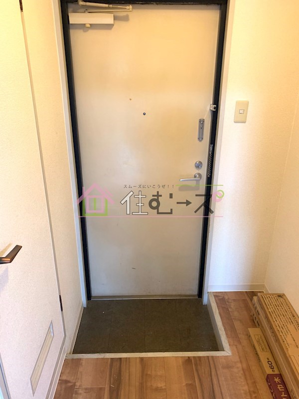 ハイツロフティー 玄関