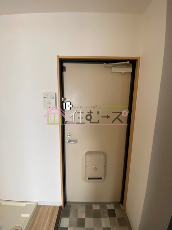 プレミアム十三 玄関
