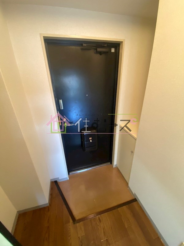 ロイヤル巽 玄関