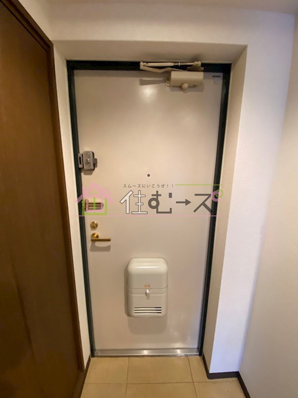 リーガル天神橋 玄関