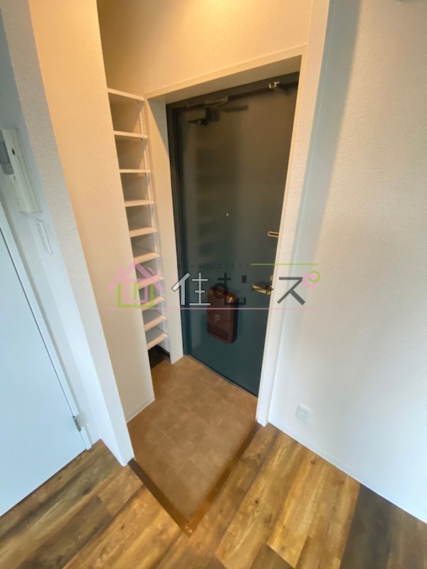 メゾン・ド・ミーネ 玄関