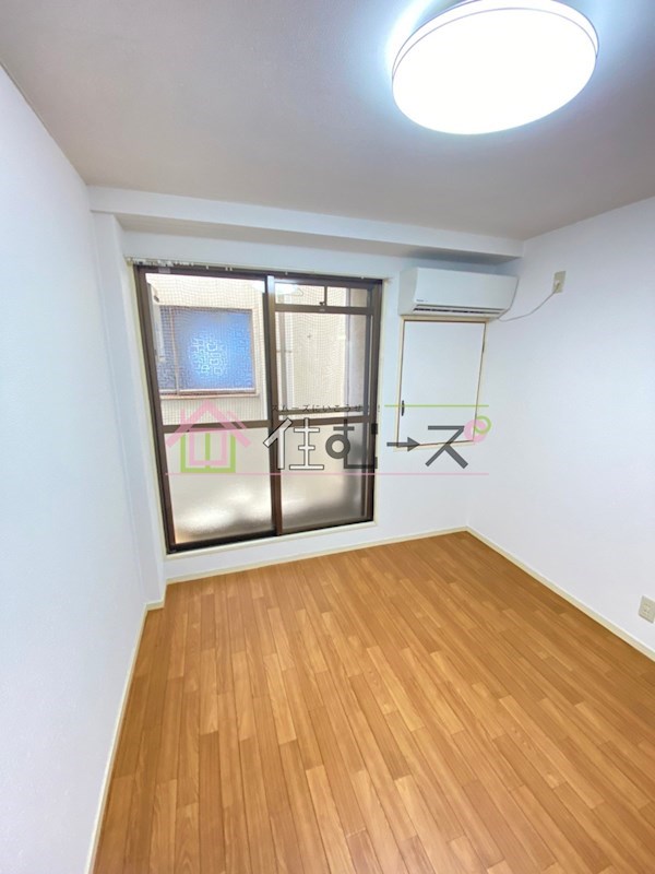 キングスアベニュー流町A棟 ベッドルーム