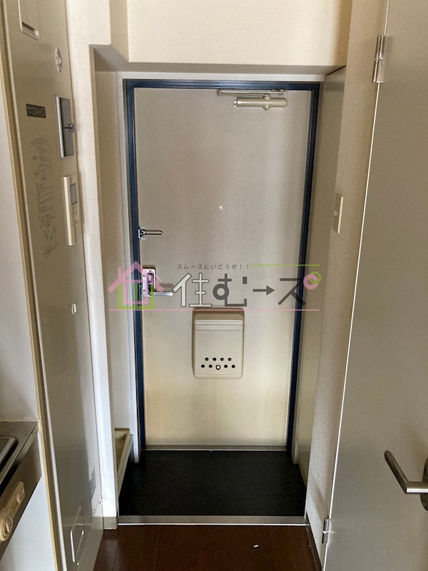 リーガル新大阪 玄関