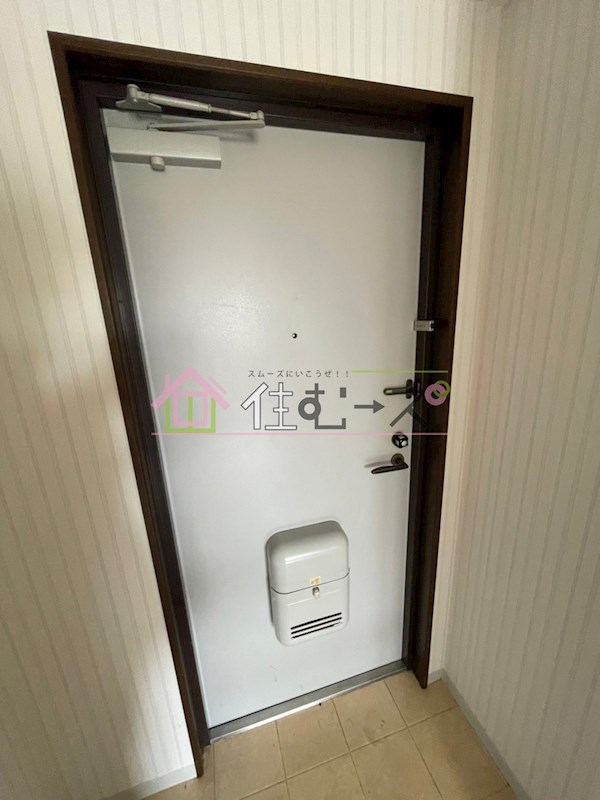 エムロード玉造 玄関