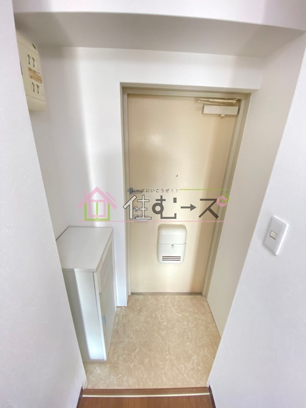 アルカン弐番館 玄関