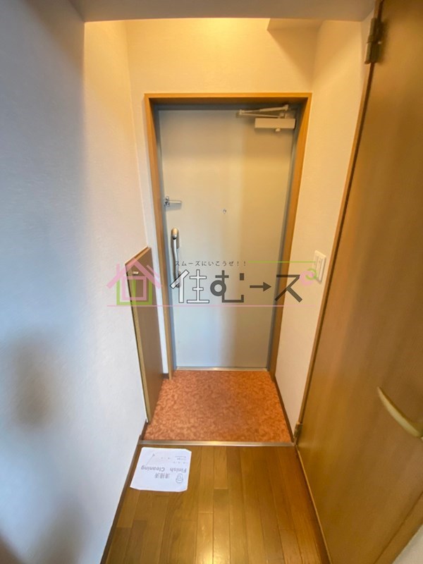 アムズコート勝山 玄関
